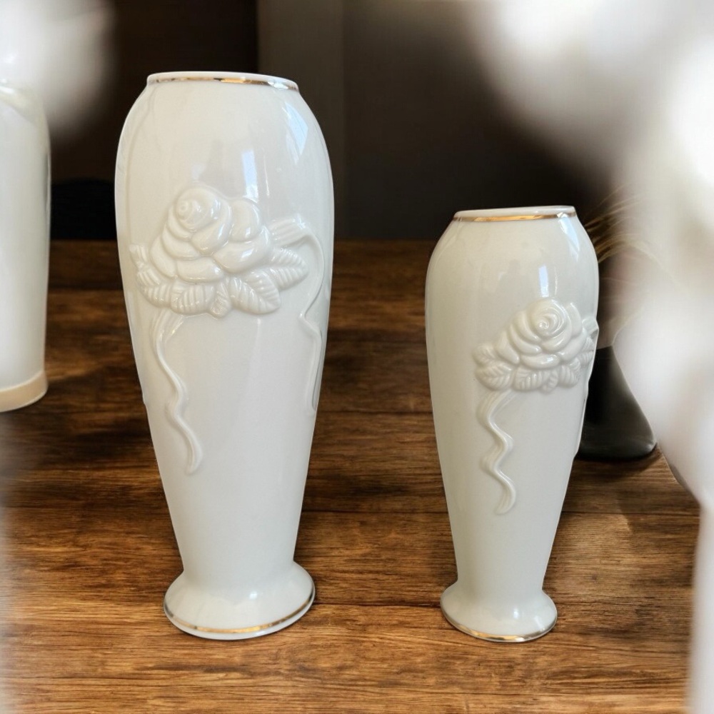 LENOX 1960S WHITE PORCELAIN VASE SET WITH 24K GOLD TRIM AND EMBOSSED ROSES
